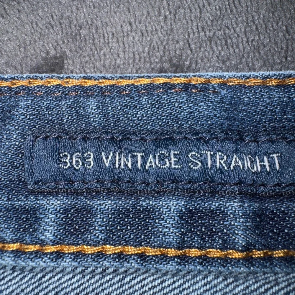 Mens 38x30 Lucky Brand Jeans Blue Excellent 363 Vintage Straight Denim 715